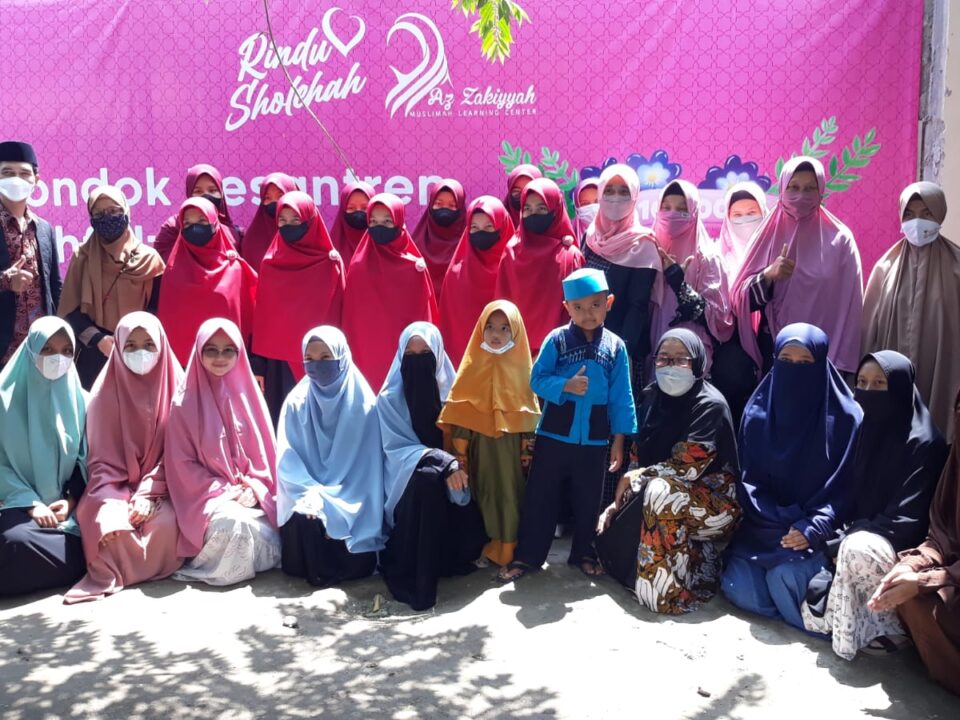 Foto Bersama Santriwati